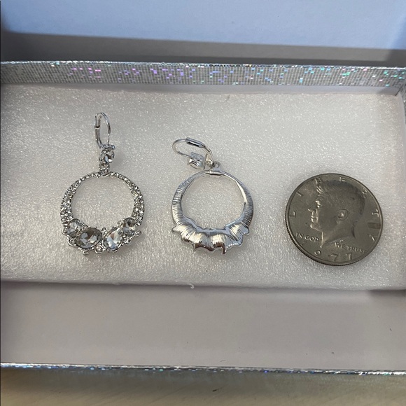 Fashion Jewelry CZ Gorgeous Earrings - Picture 3 of 3